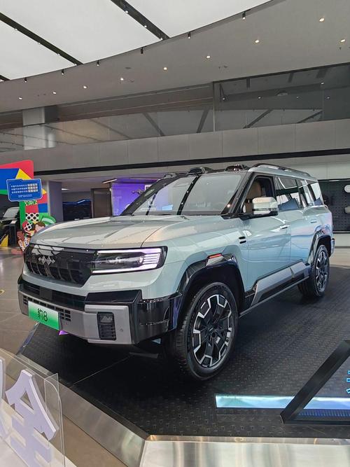 重庆301比亚迪方程豹硬派越野的爆款，英菲尼迪35周年与你共成长